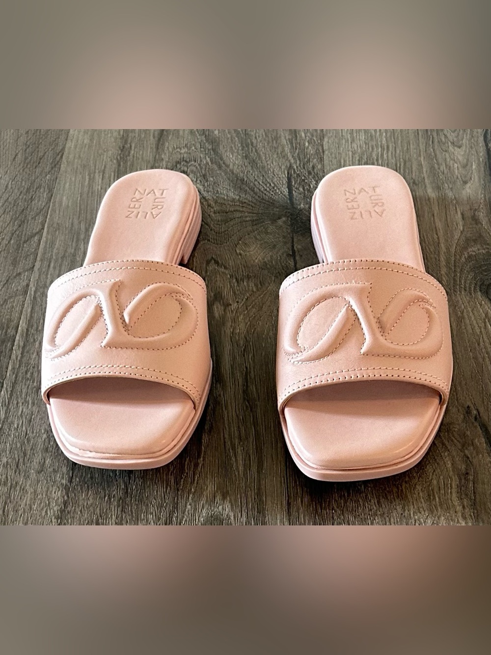 NEW!! Naturalizer Leather Blush Pink Slide Sandals